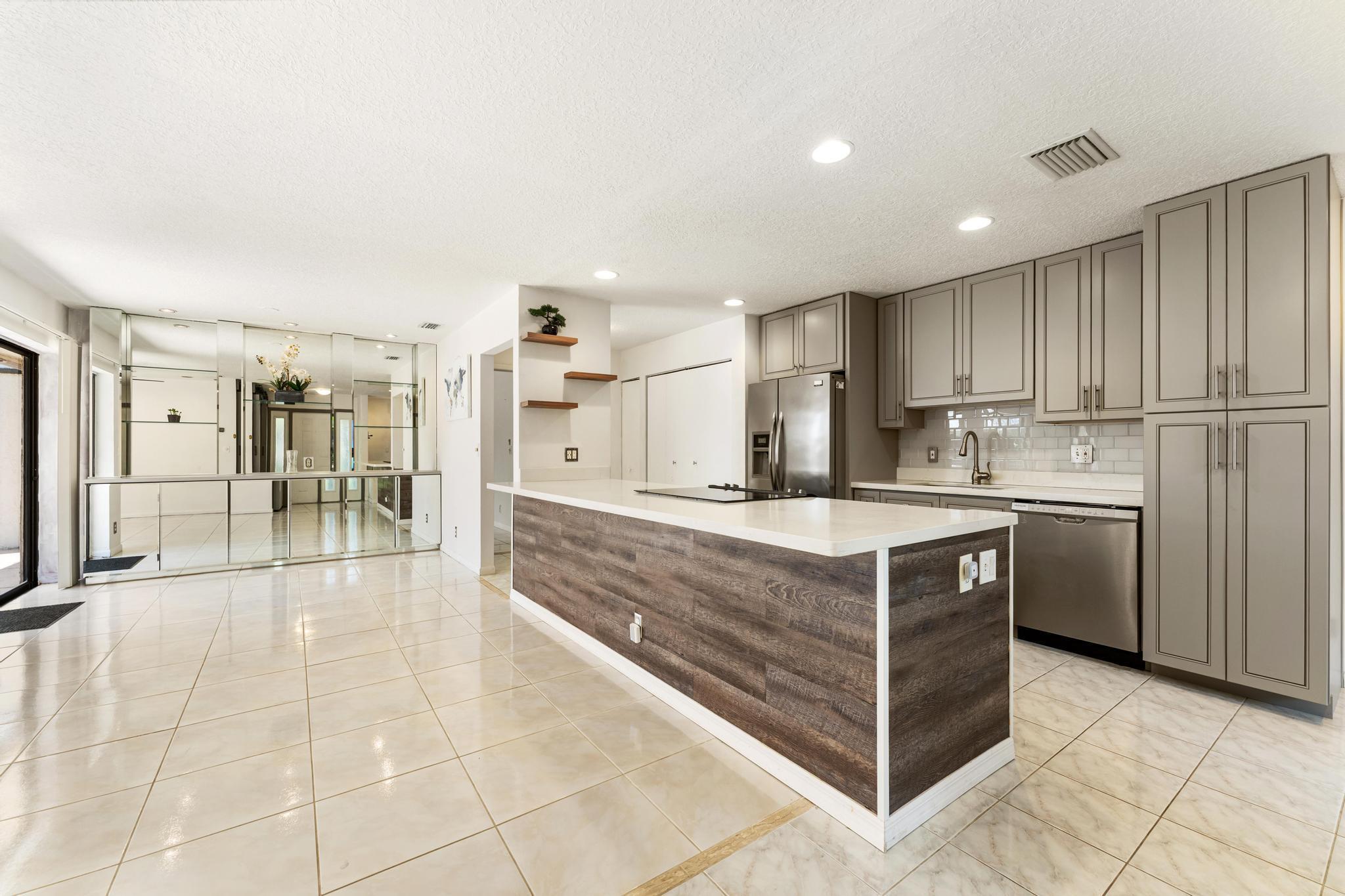 2561 Carambola Circle N 1848 Bldg 8