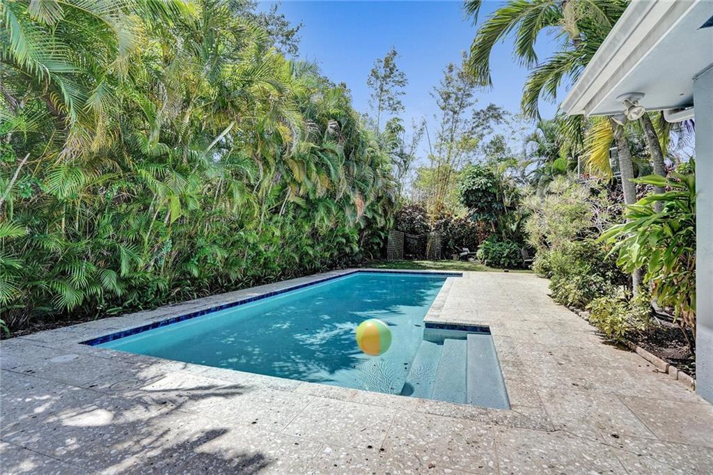 RIO VISTA ISLES - Residential