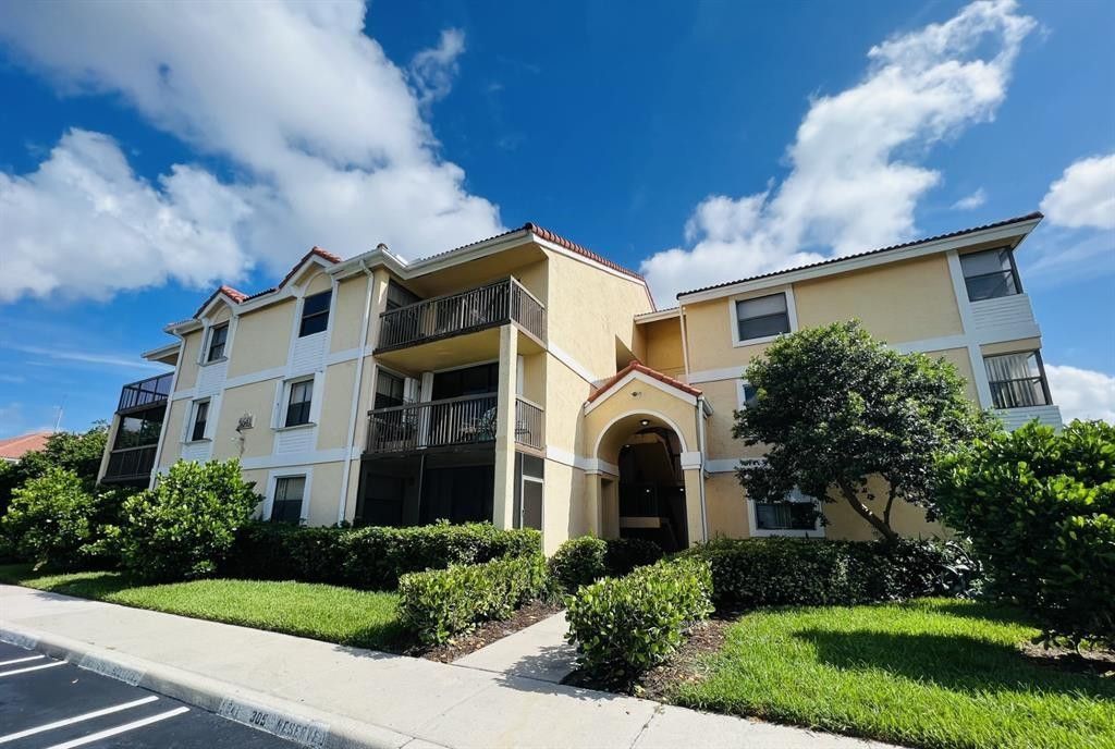 Photo of 5641 Riverside Drive #305B1, Coral Springs, FL 33067 (MLS # F10420850)