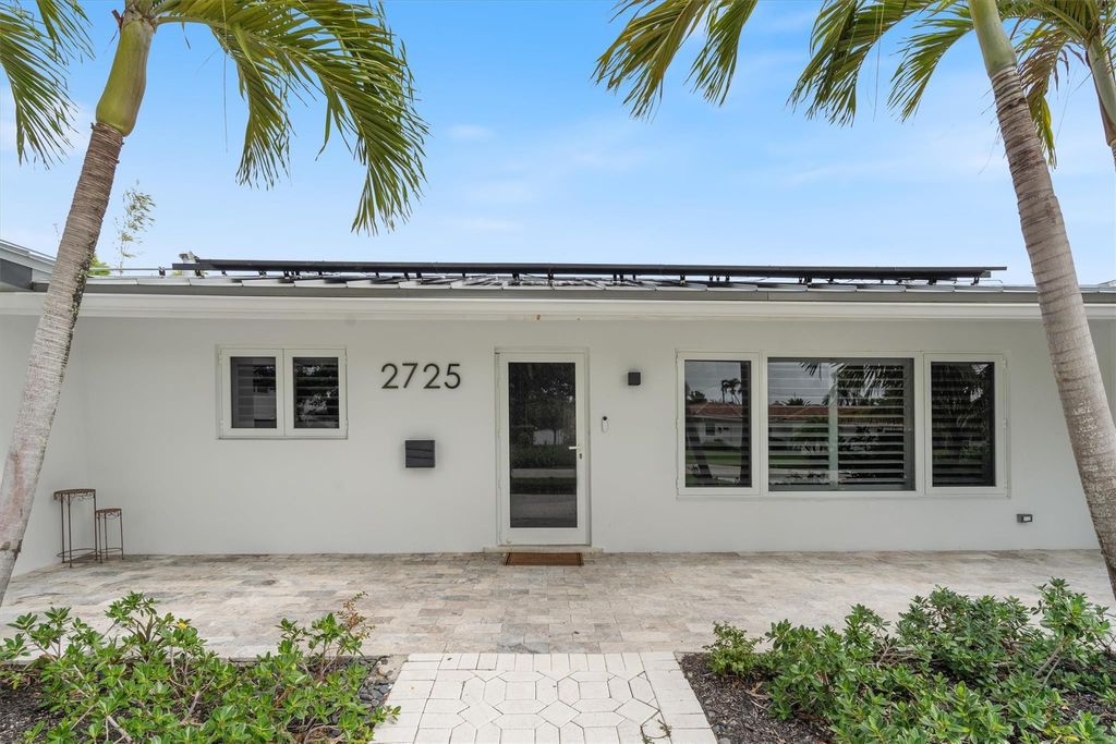 Photo of 2725 NE 35th Court, Fort Lauderdale, FL 33308 (MLS # F10496853)