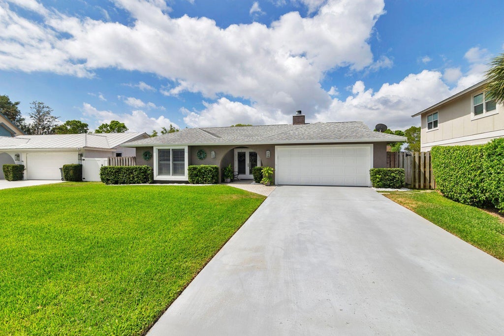Photo of 1155 Rainwood Circle, Palm Beach Gardens, FL 33410 (MLS # R11086727)