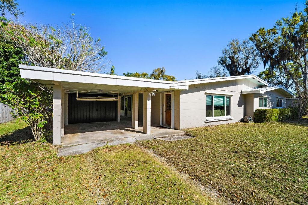 Photo of 800 Anita Street S, Fort Pierce, FL 34982 (MLS # R11155418)