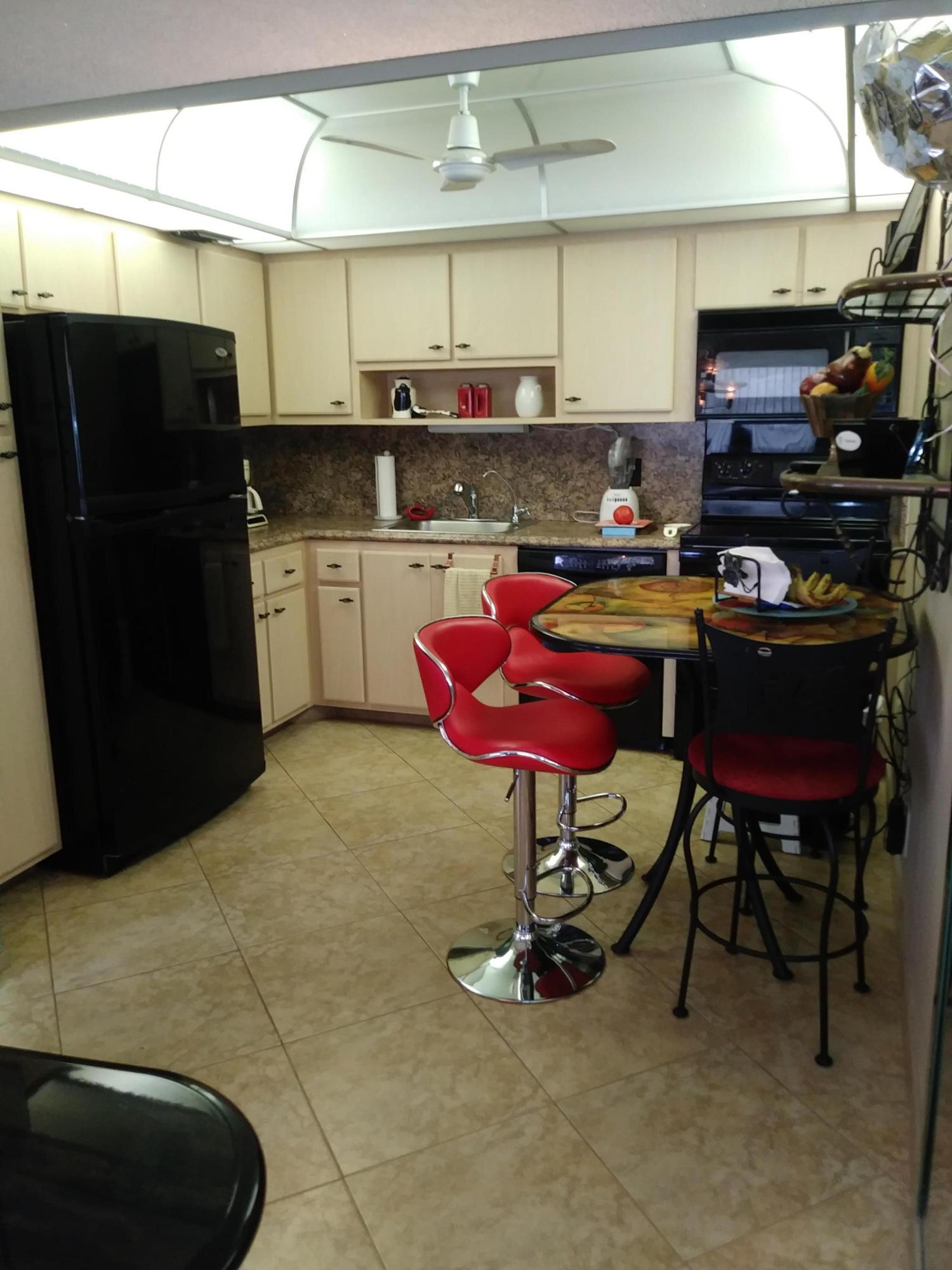 WELLINGTON CONDOS - Residential