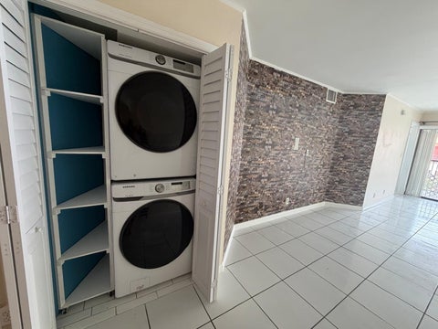 Tiny photo for 2977 Riverside Drive #202, Coral Springs, FL 33065 (MLS # B26036710)