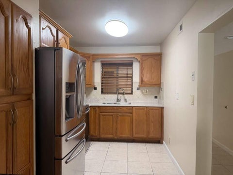 Tiny photo for 2977 Riverside Drive #202, Coral Springs, FL 33065 (MLS # B26036710)