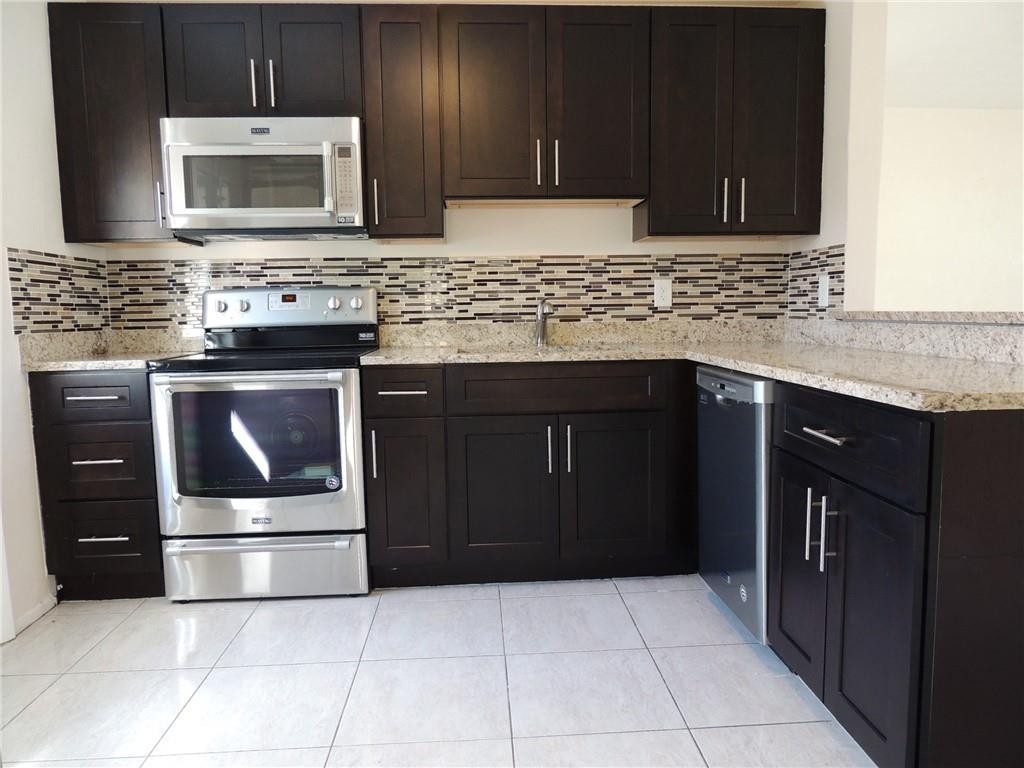 CRESTHAVEN 10 - Residential Lease