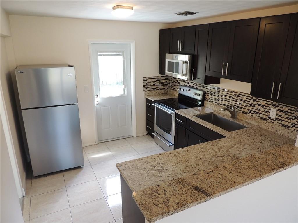 CRESTHAVEN 10 - Residential Lease