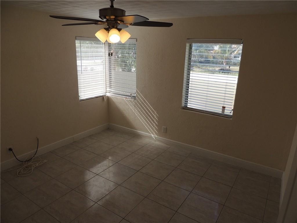 CRESTHAVEN 10 - Residential Lease