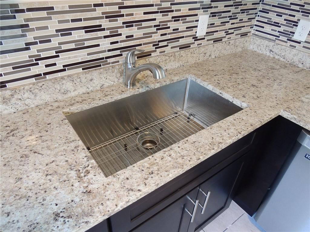 CRESTHAVEN 10 - Residential Lease