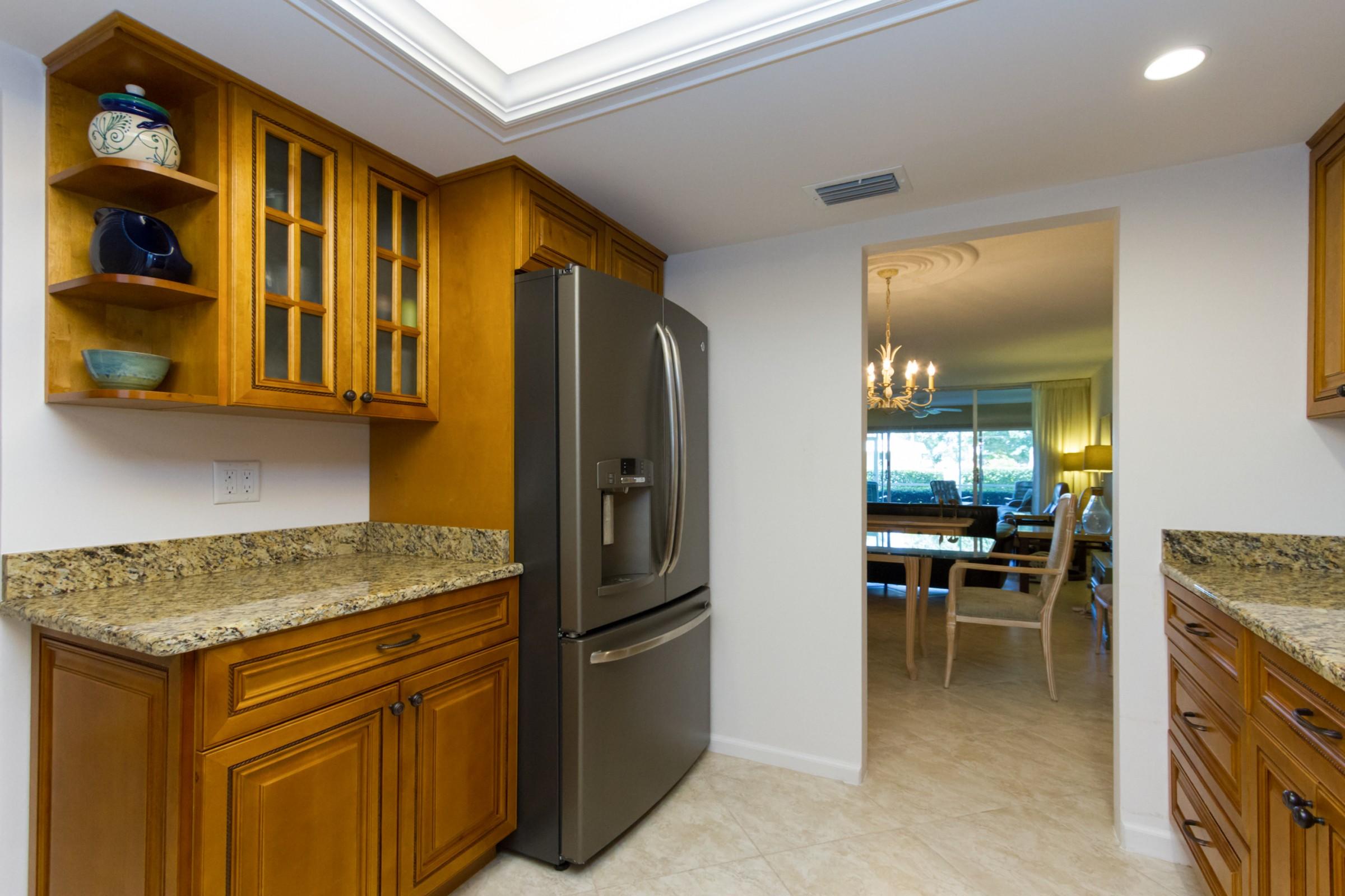 ATLANTIS SHERBROOKE VILLAS CONDO - Residential