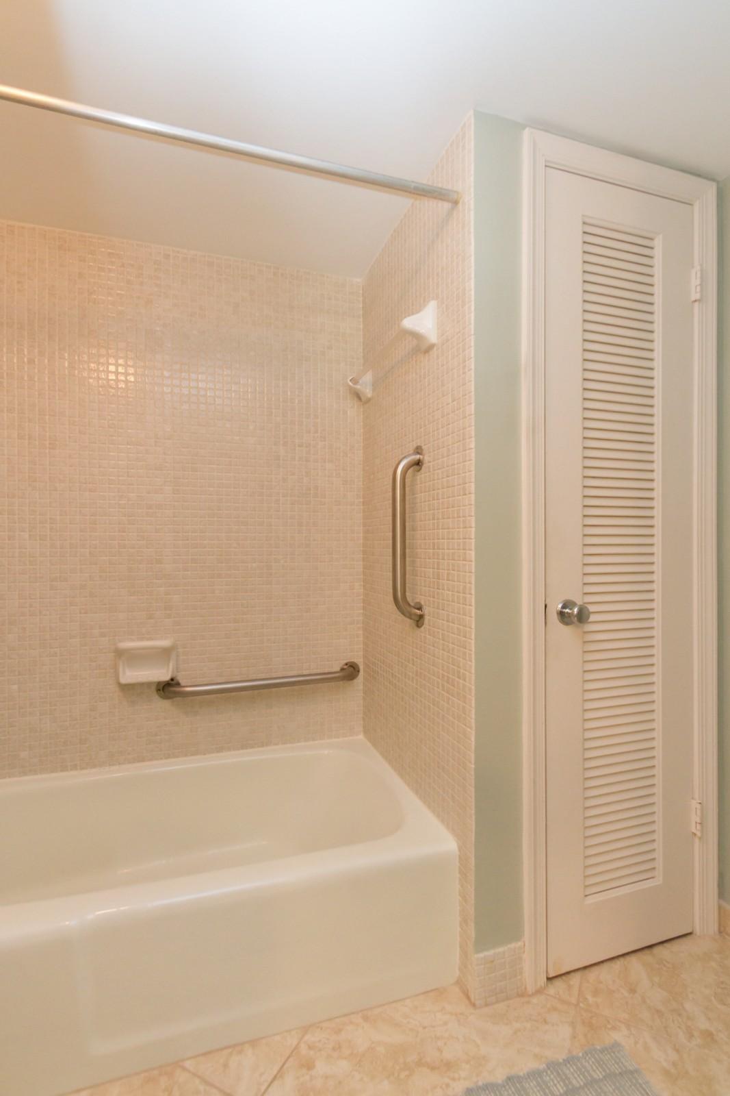 ATLANTIS SHERBROOKE VILLAS CONDO - Residential