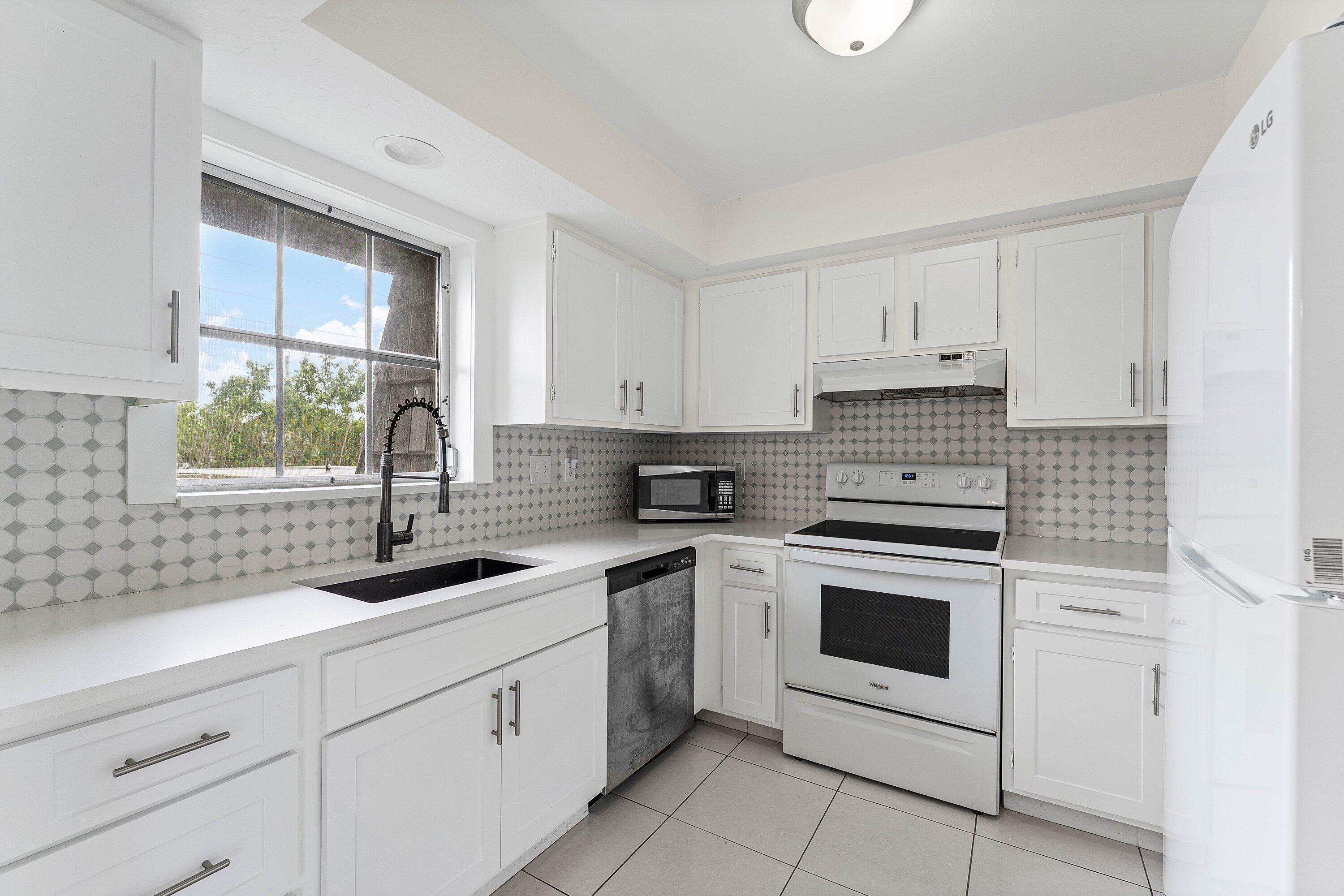 408 PINE TREE Court 12