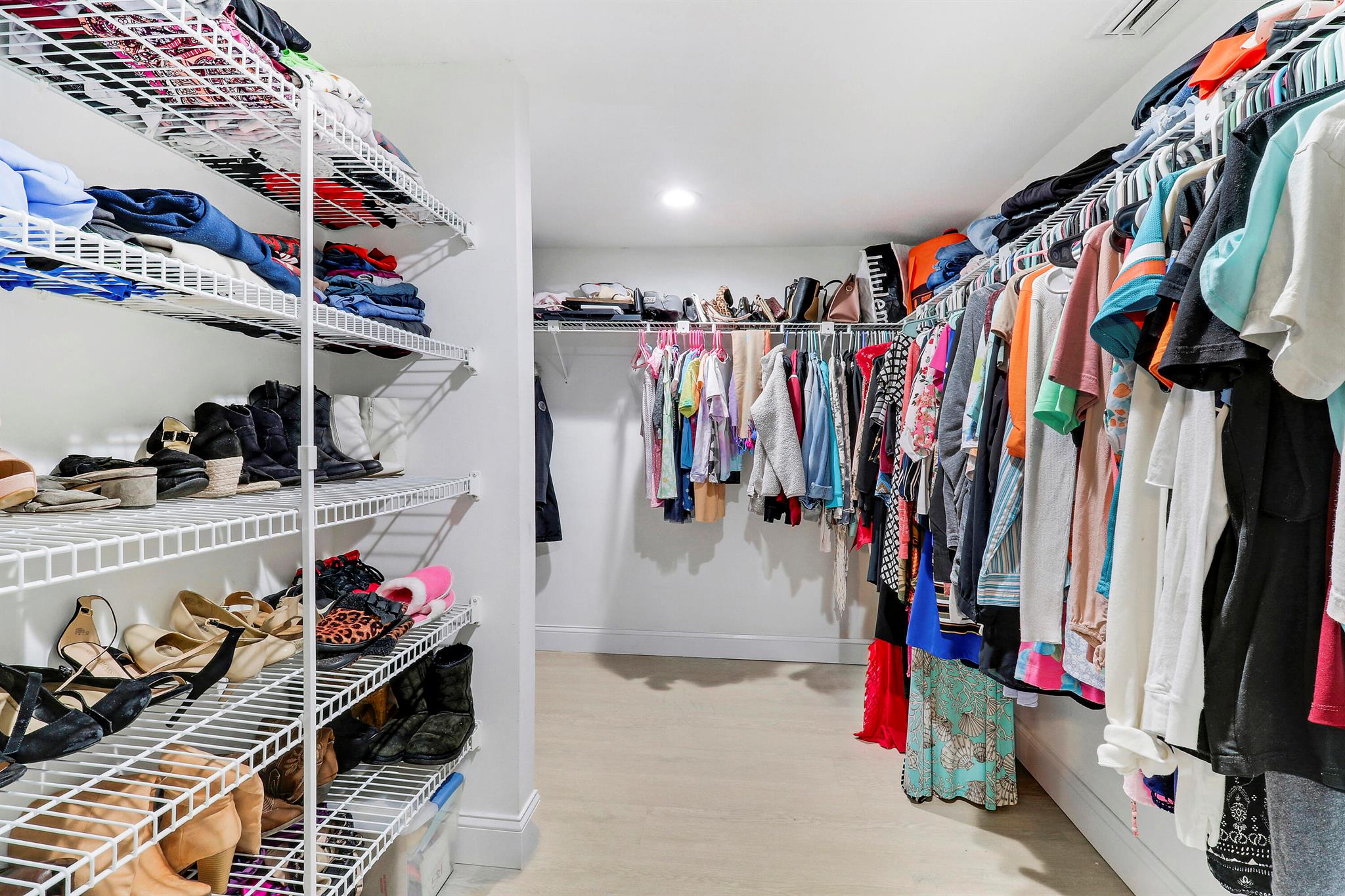 PARKVIEW CONDO - Residential