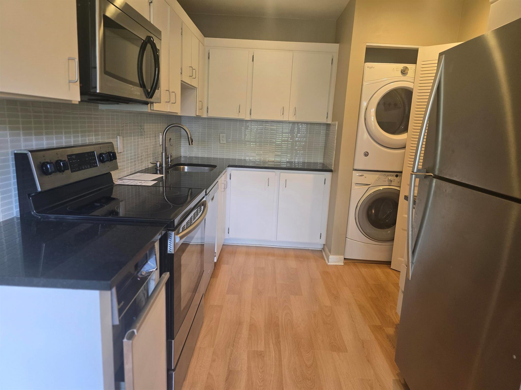 SOUTHPORT AT HUNTERS RUN - Residential