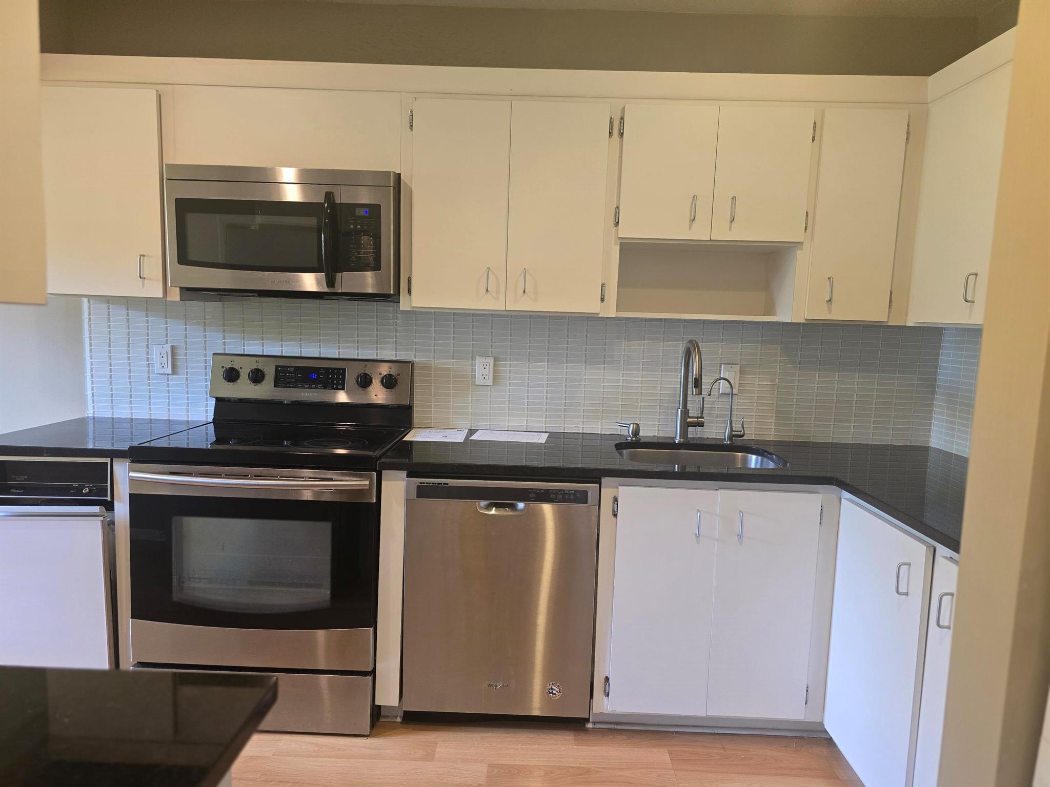 SOUTHPORT AT HUNTERS RUN - Residential