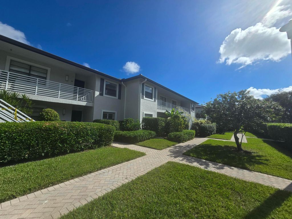 Photo of 32 Southport Lane #B, Boynton Beach, FL 33436 (MLS # R11135778)