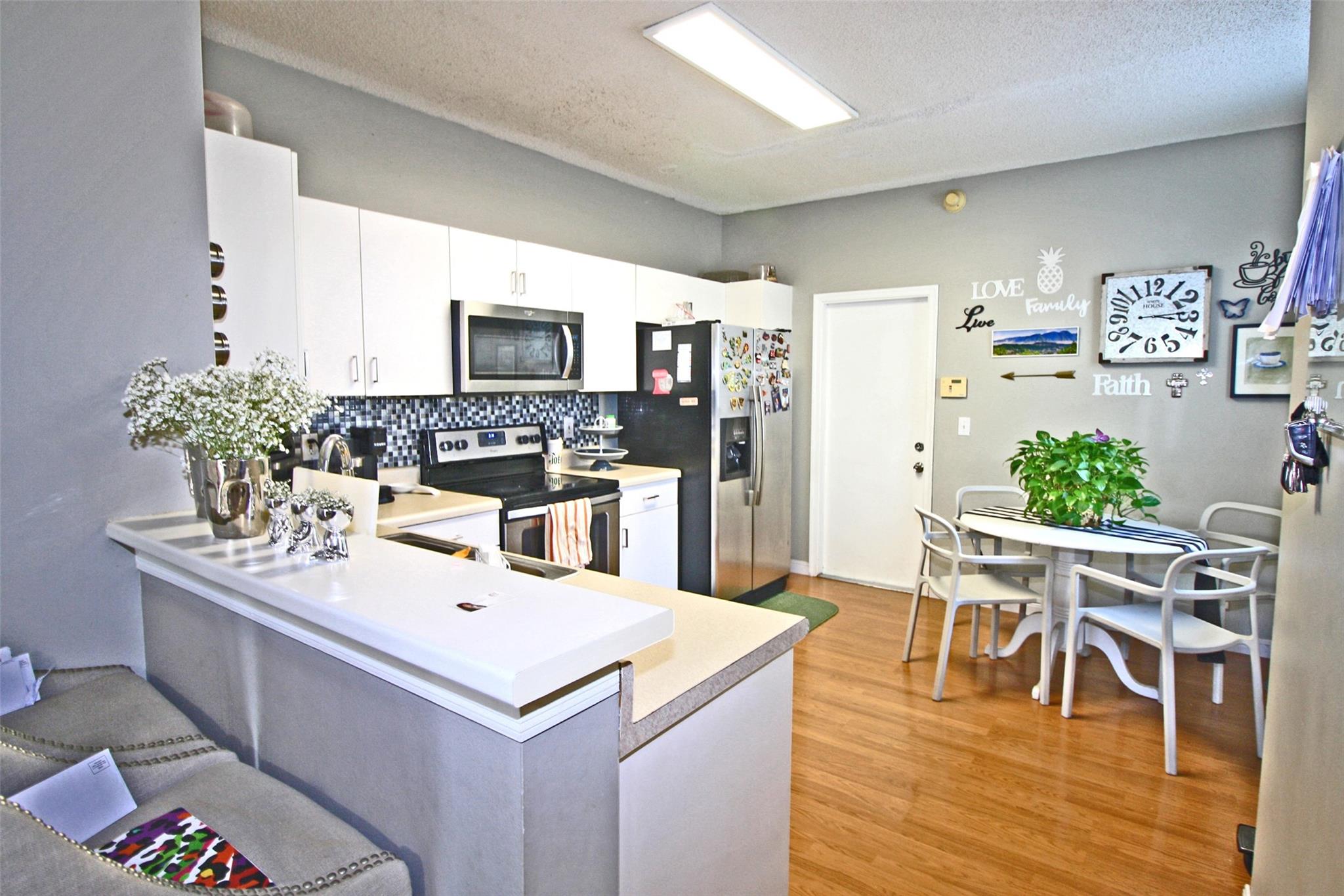 SAN SIMEON - Residential Lease