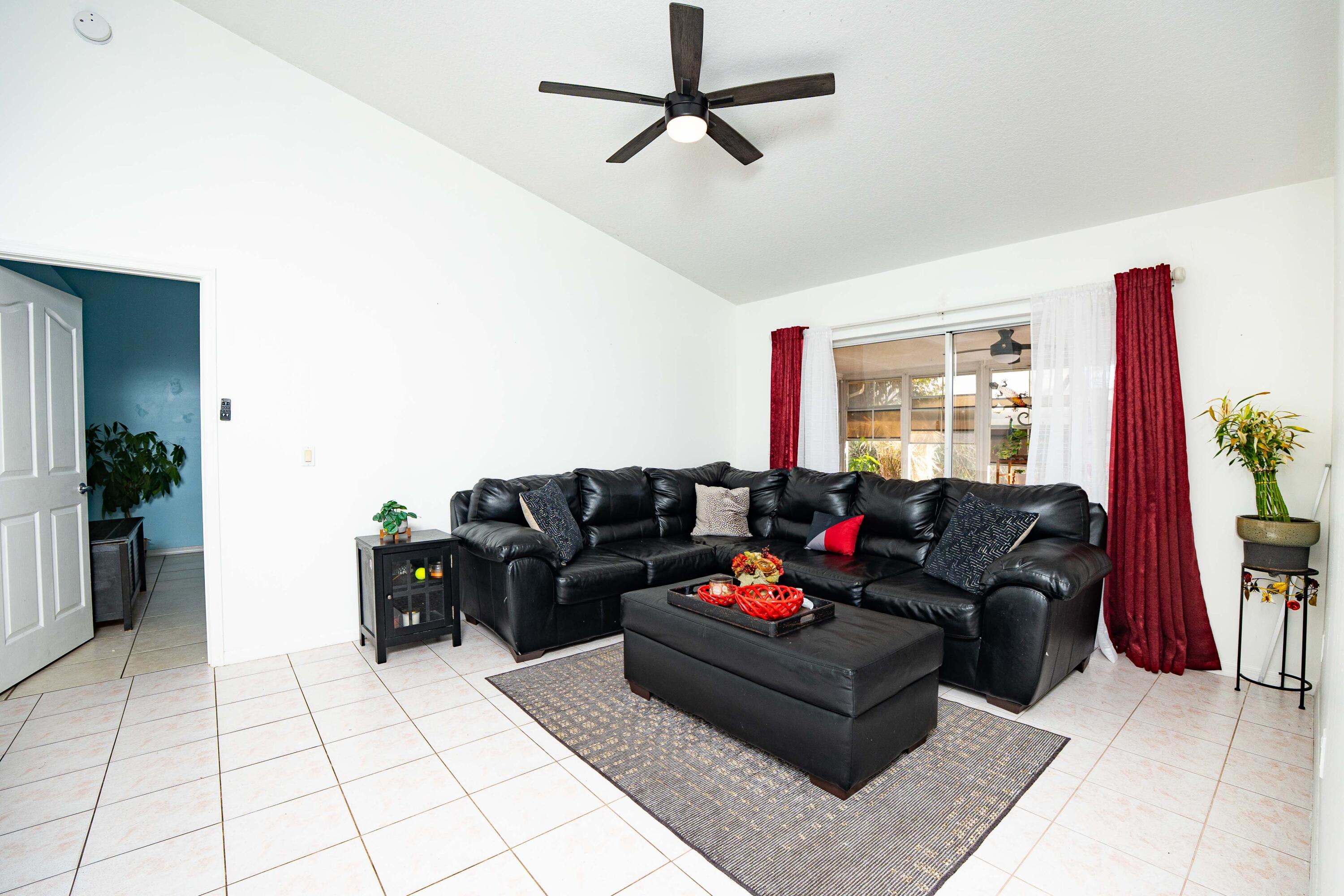 376 NW Sherry Lane, Port St Lucie, FL, 34986/$299,999 3 376 NW Sherry Lane