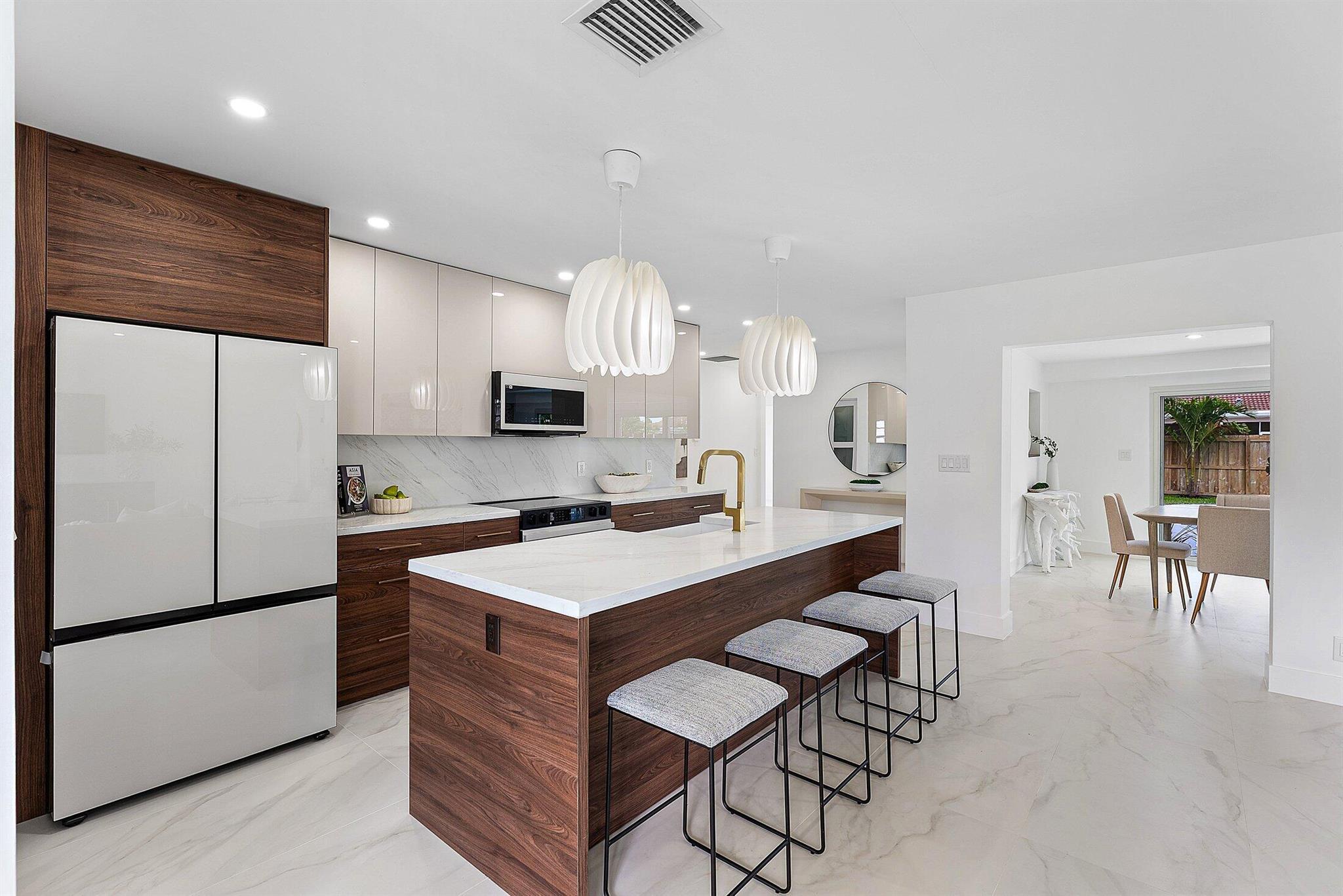 641 NW 15th Avenue, Boca Raton, FL, 33486/$1,199,900 2 641 NW 15th Avenue