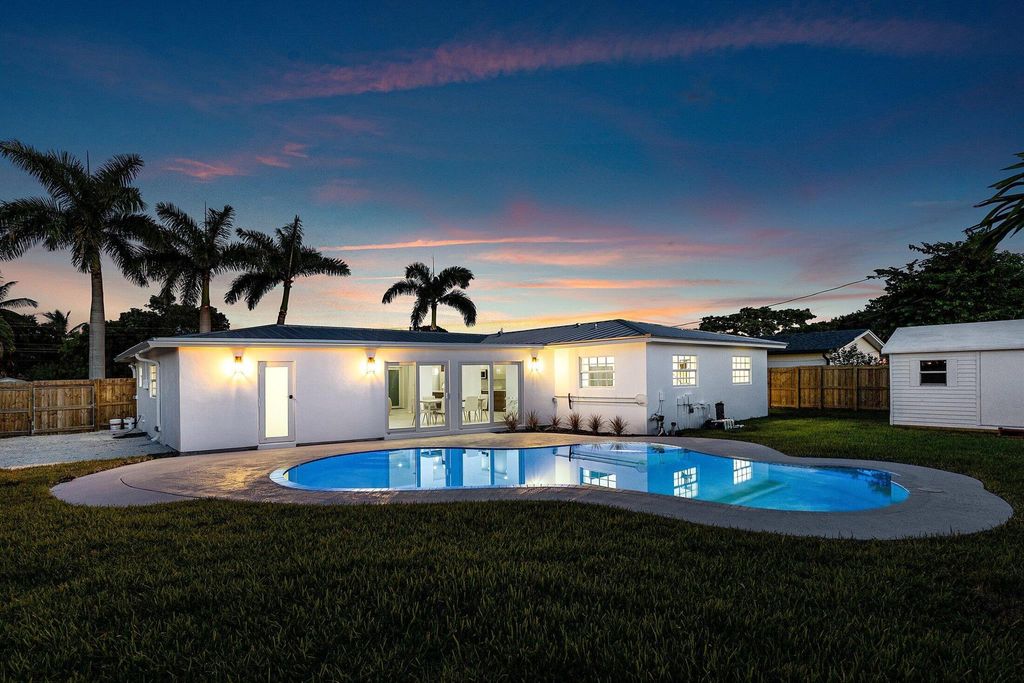 Photo of 641 NW 15th Avenue, Boca Raton, FL 33486 (MLS # R11110261)