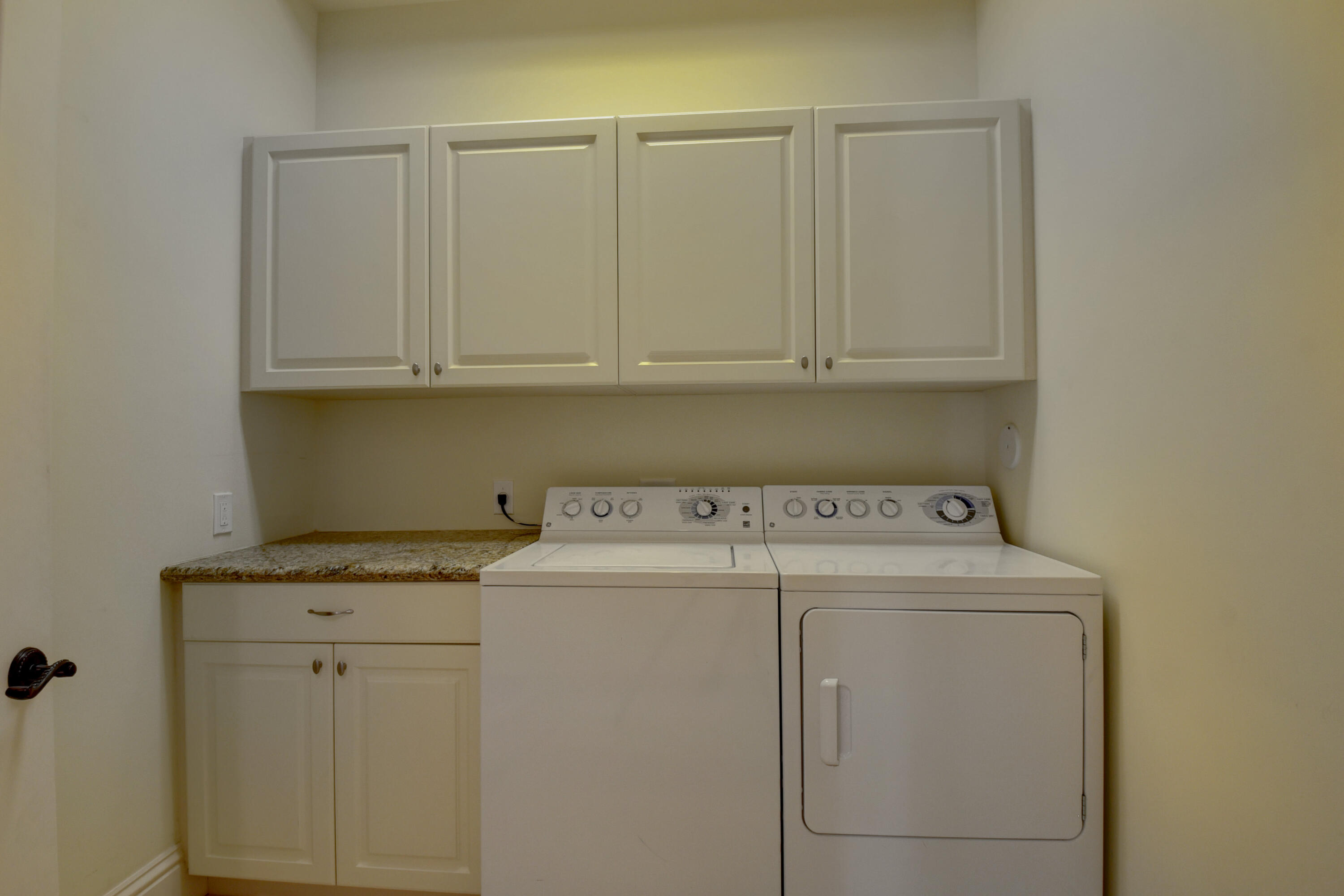 LONG LAKE ESTATES - Residential