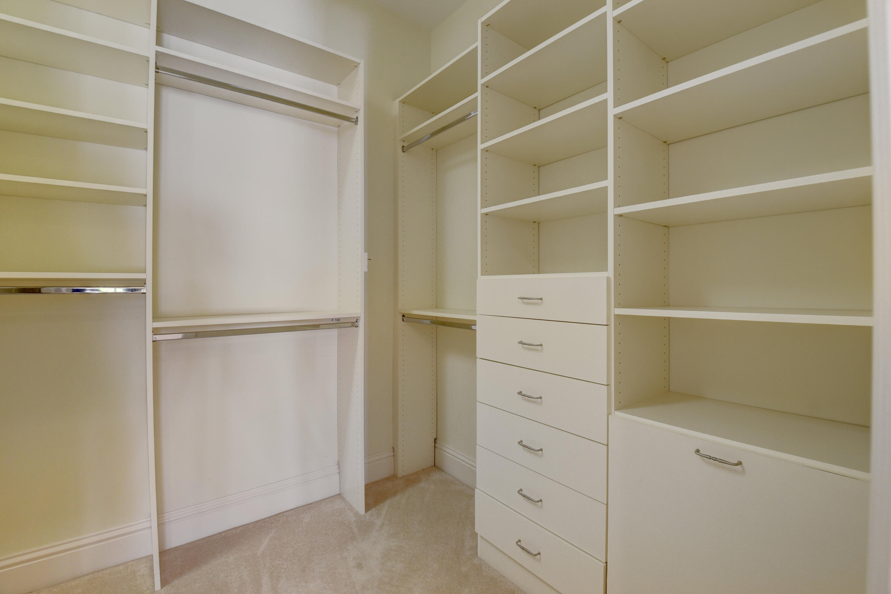 LONG LAKE ESTATES - Residential