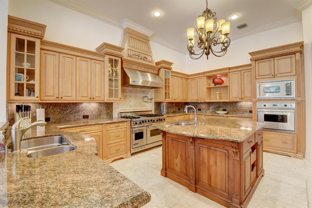 LONG LAKE ESTATES - Residential