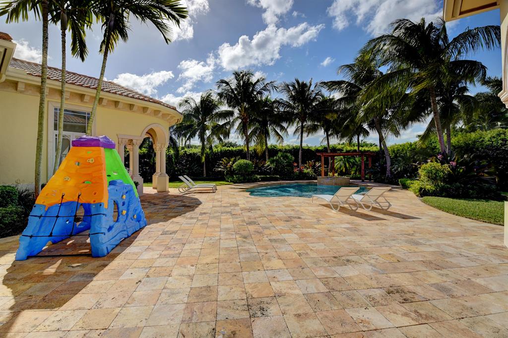 LONG LAKE ESTATES - Residential