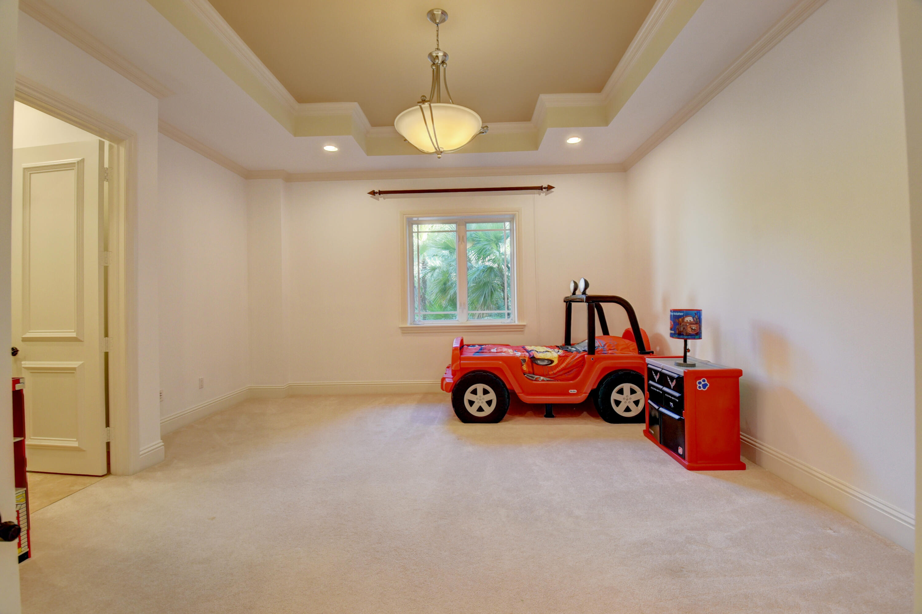 LONG LAKE ESTATES - Residential