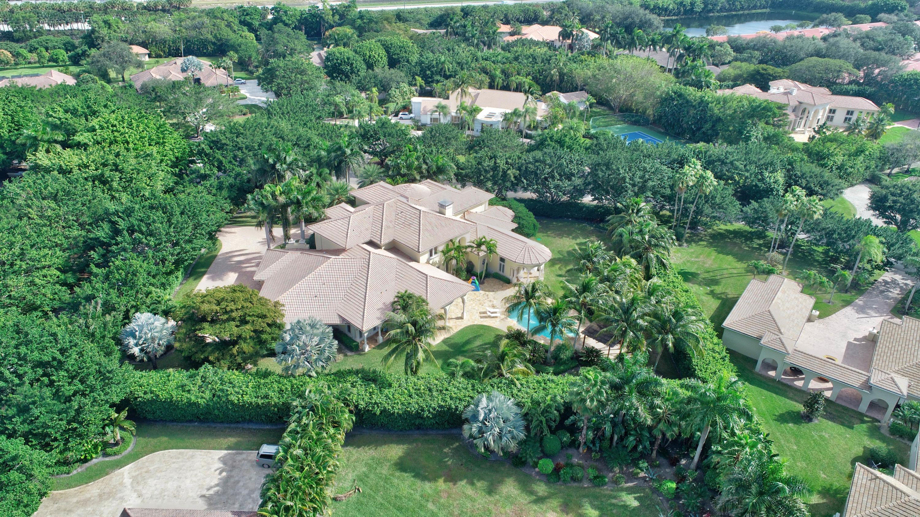 LONG LAKE ESTATES - Residential