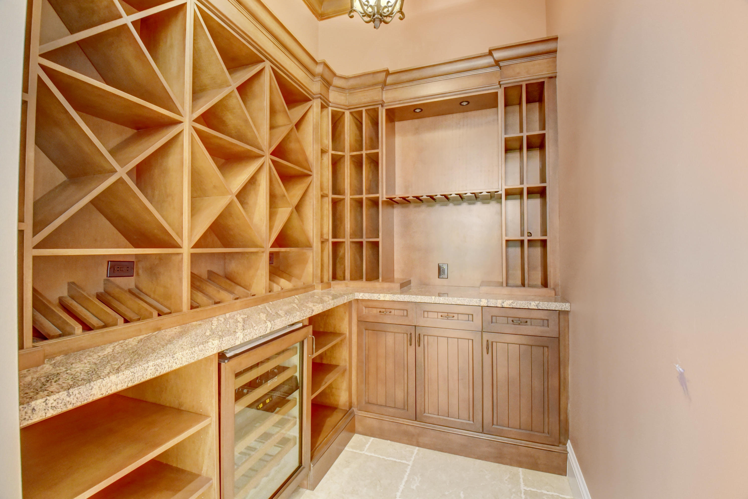 LONG LAKE ESTATES - Residential