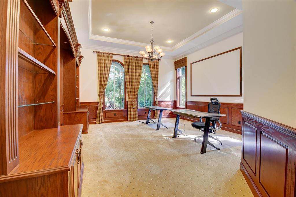 LONG LAKE ESTATES - Residential