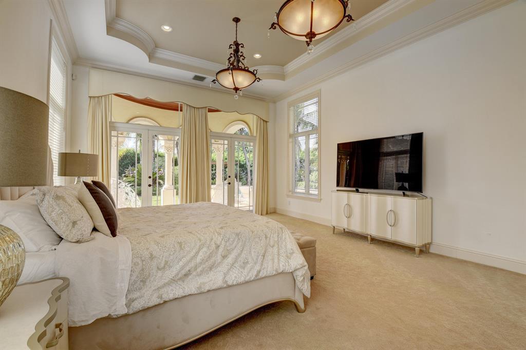 LONG LAKE ESTATES - Residential