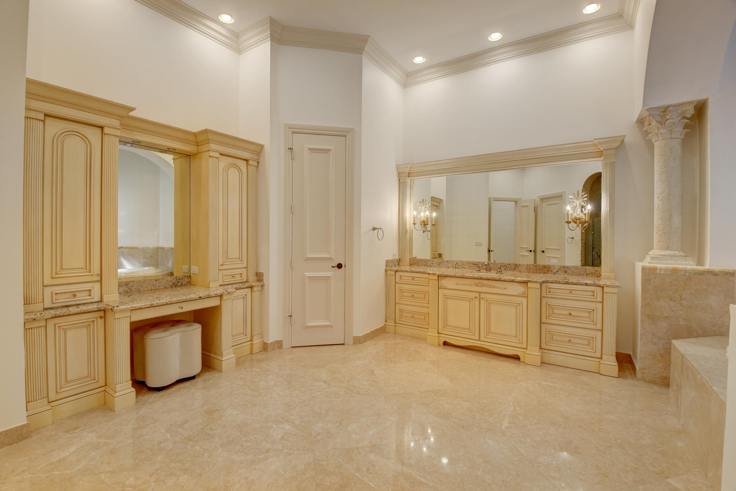 LONG LAKE ESTATES - Residential