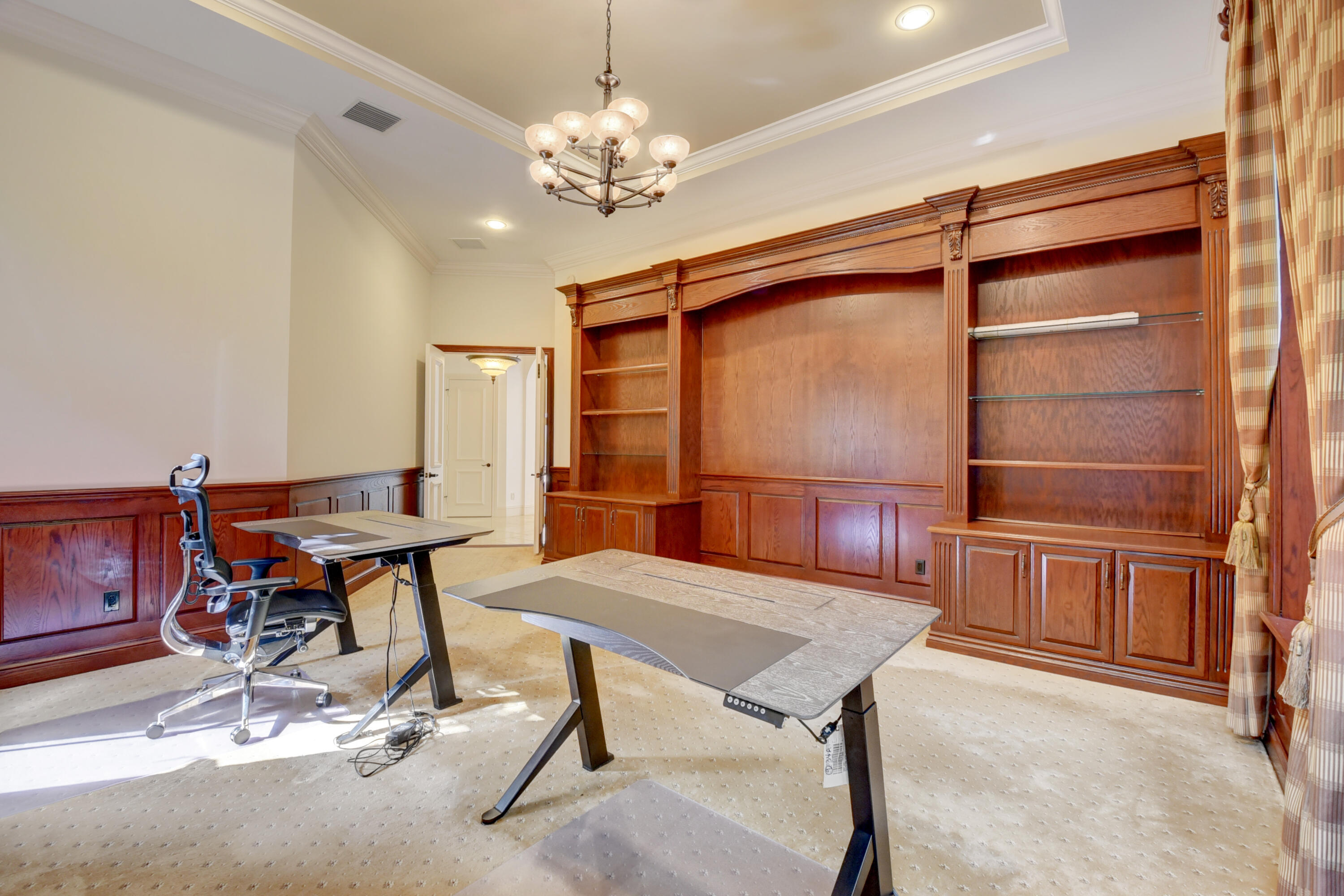 LONG LAKE ESTATES - Residential