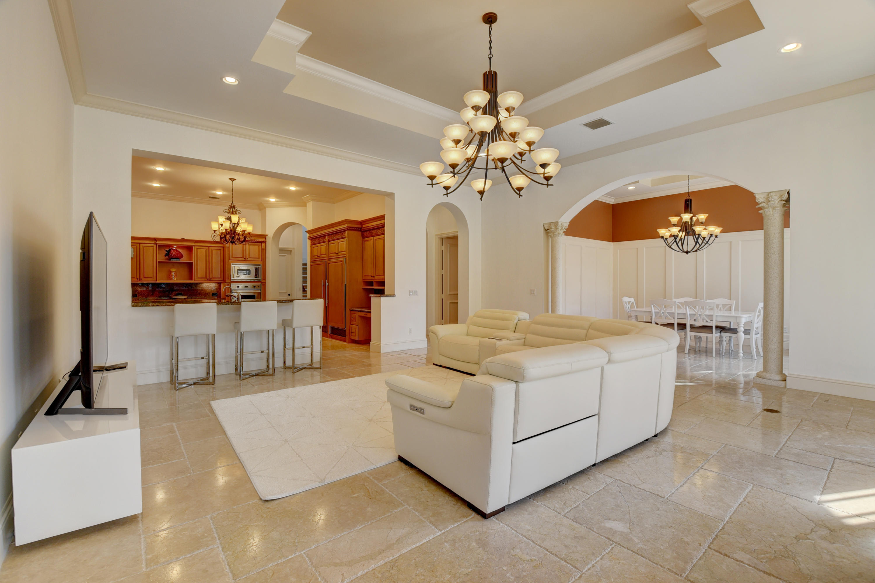 LONG LAKE ESTATES - Residential