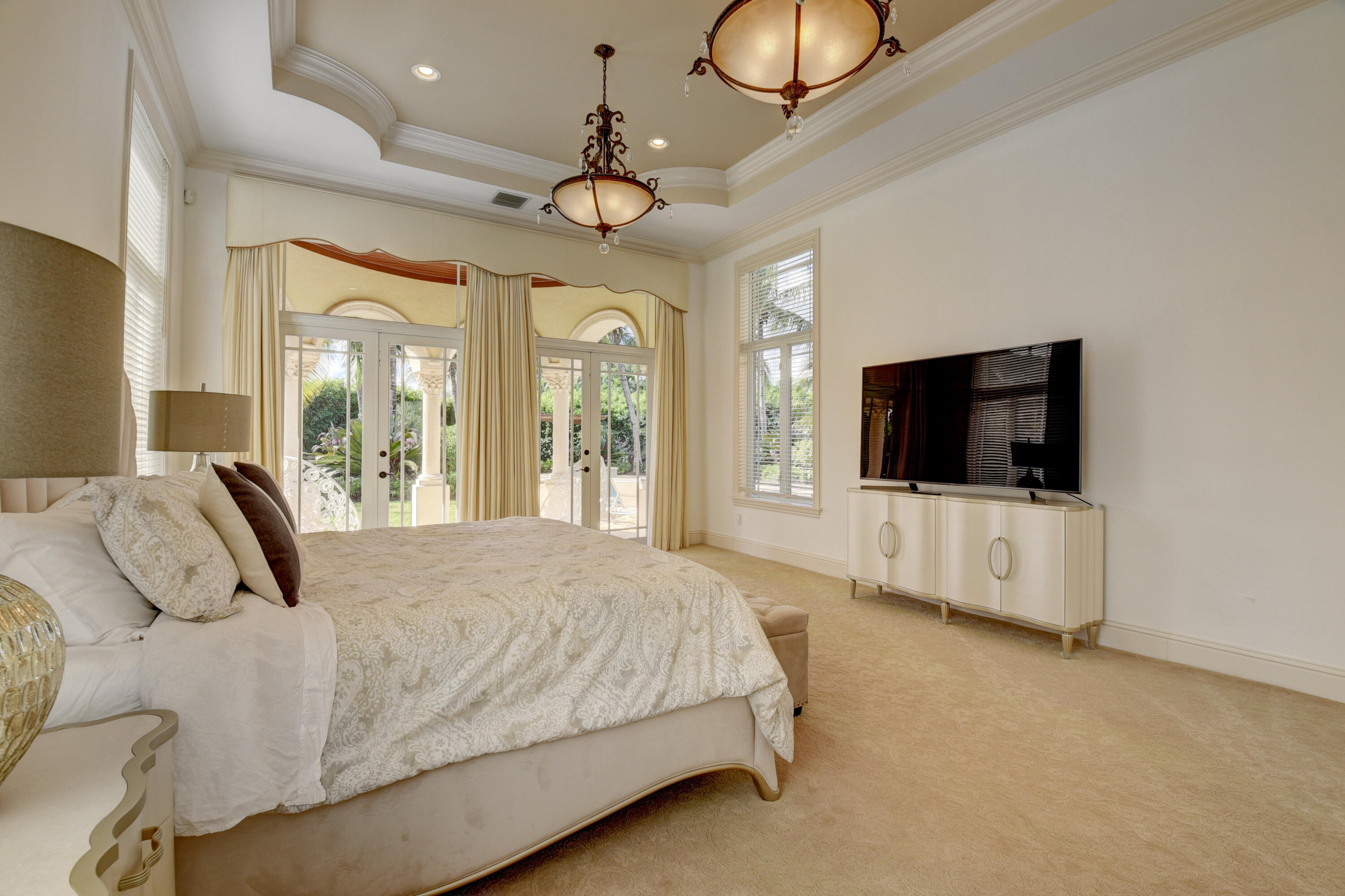 LONG LAKE ESTATES - Residential