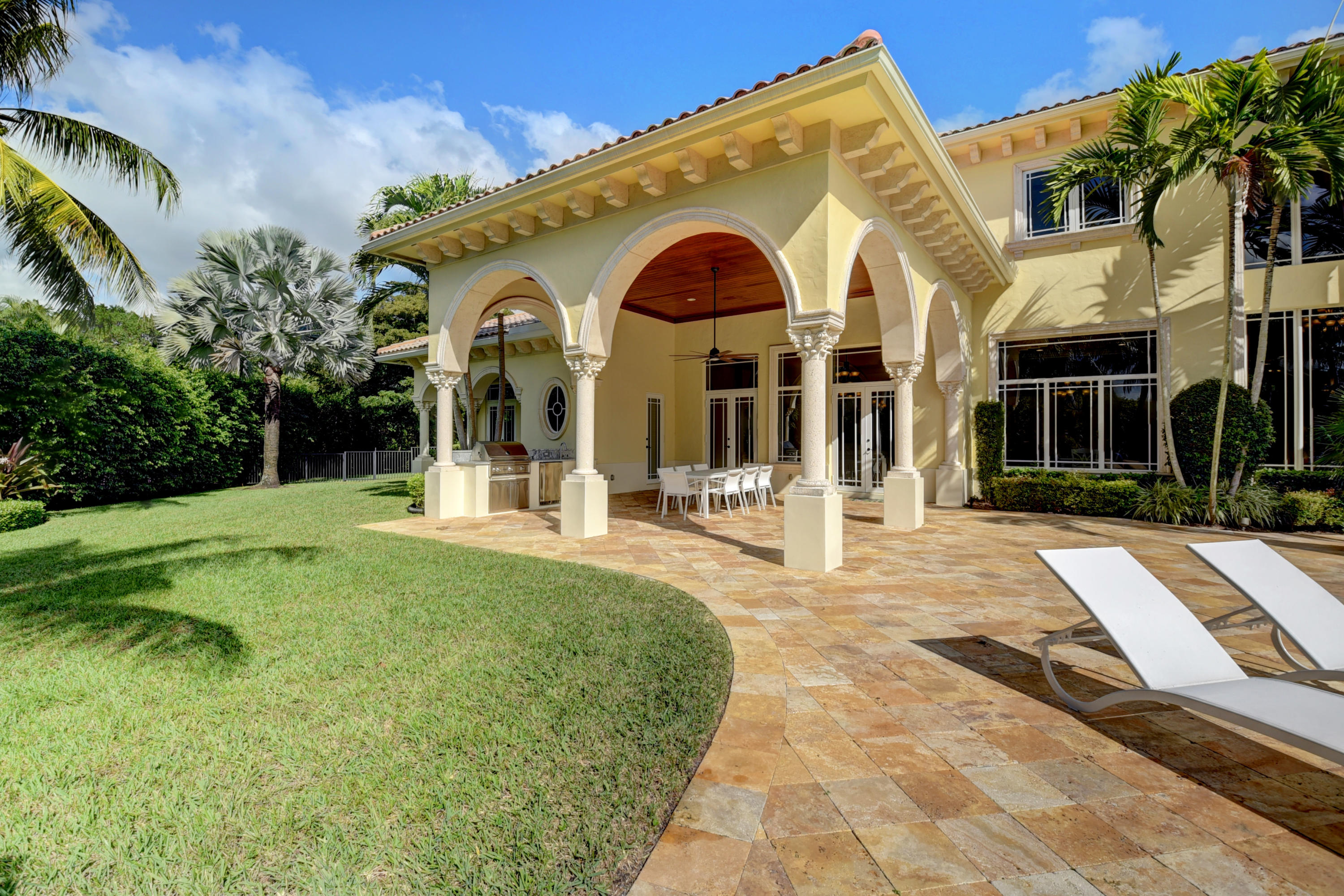 LONG LAKE ESTATES - Residential