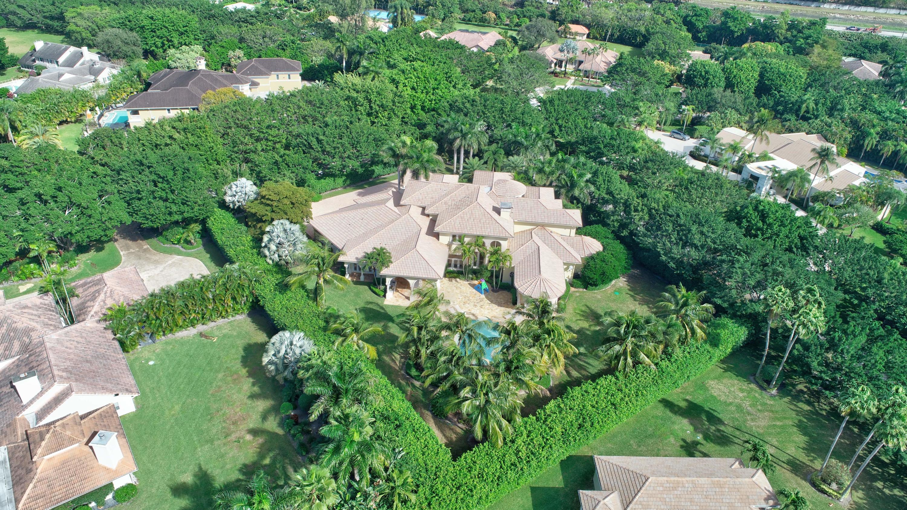 LONG LAKE ESTATES - Residential