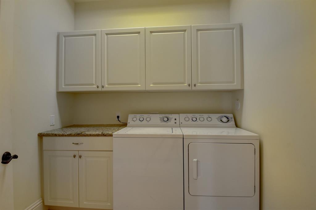 LONG LAKE ESTATES - Residential