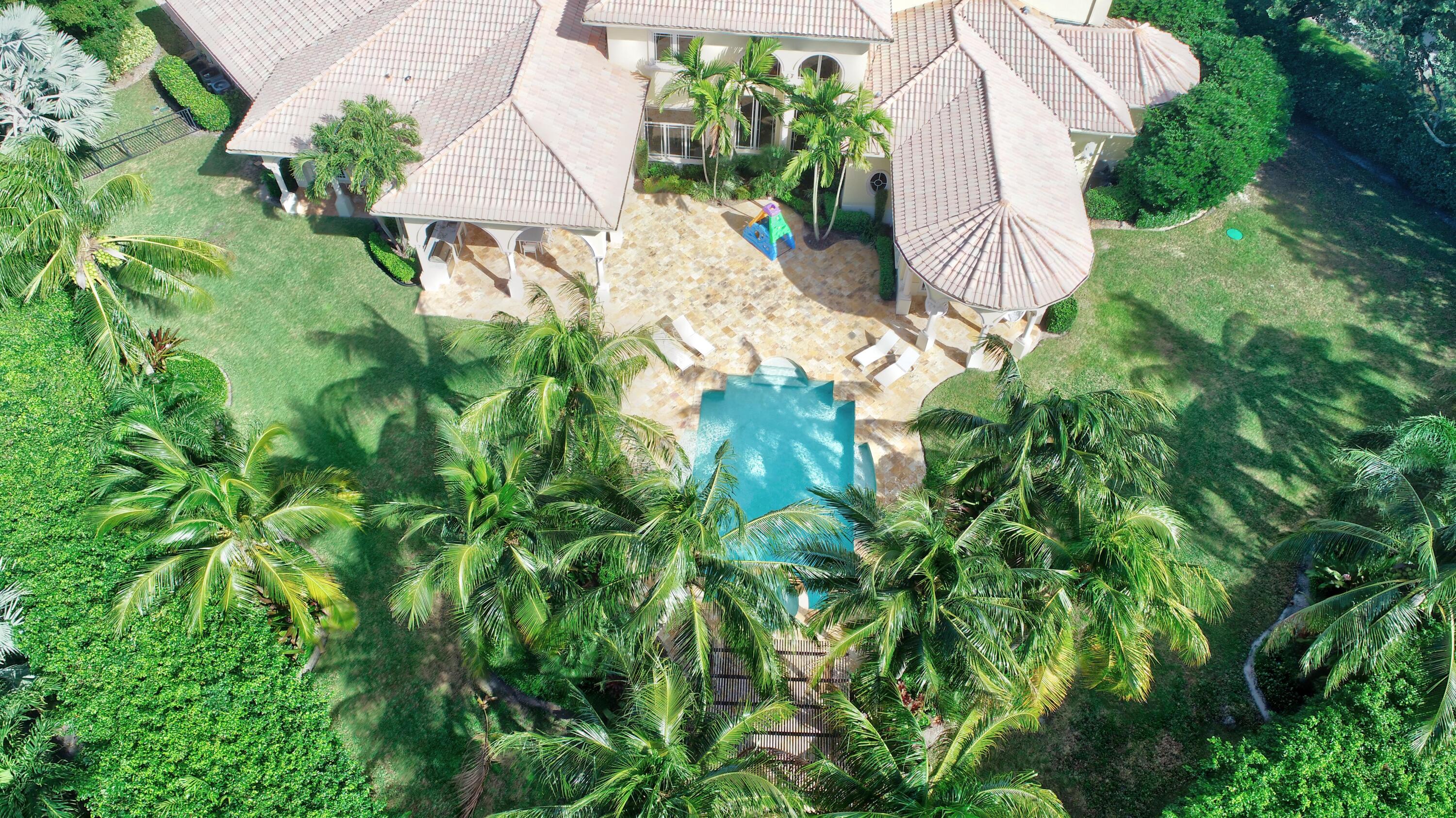 LONG LAKE ESTATES - Residential