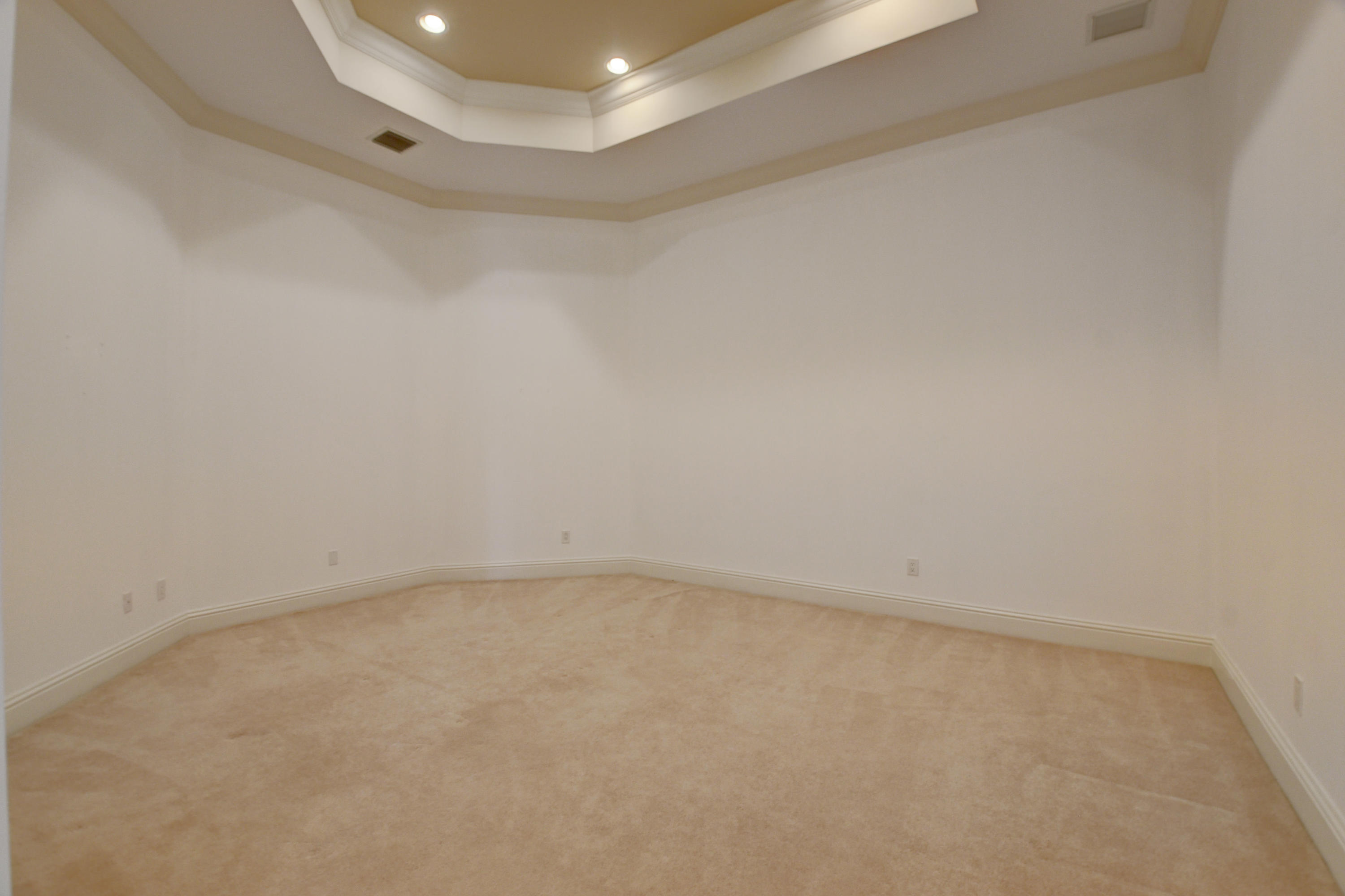 LONG LAKE ESTATES - Residential