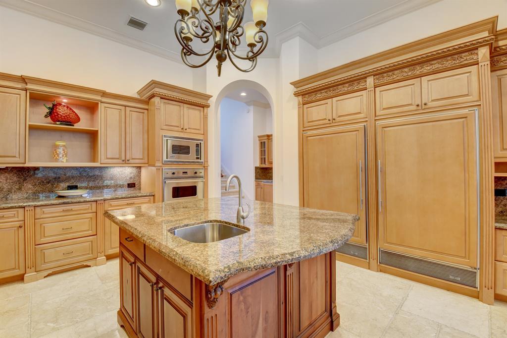 LONG LAKE ESTATES - Residential