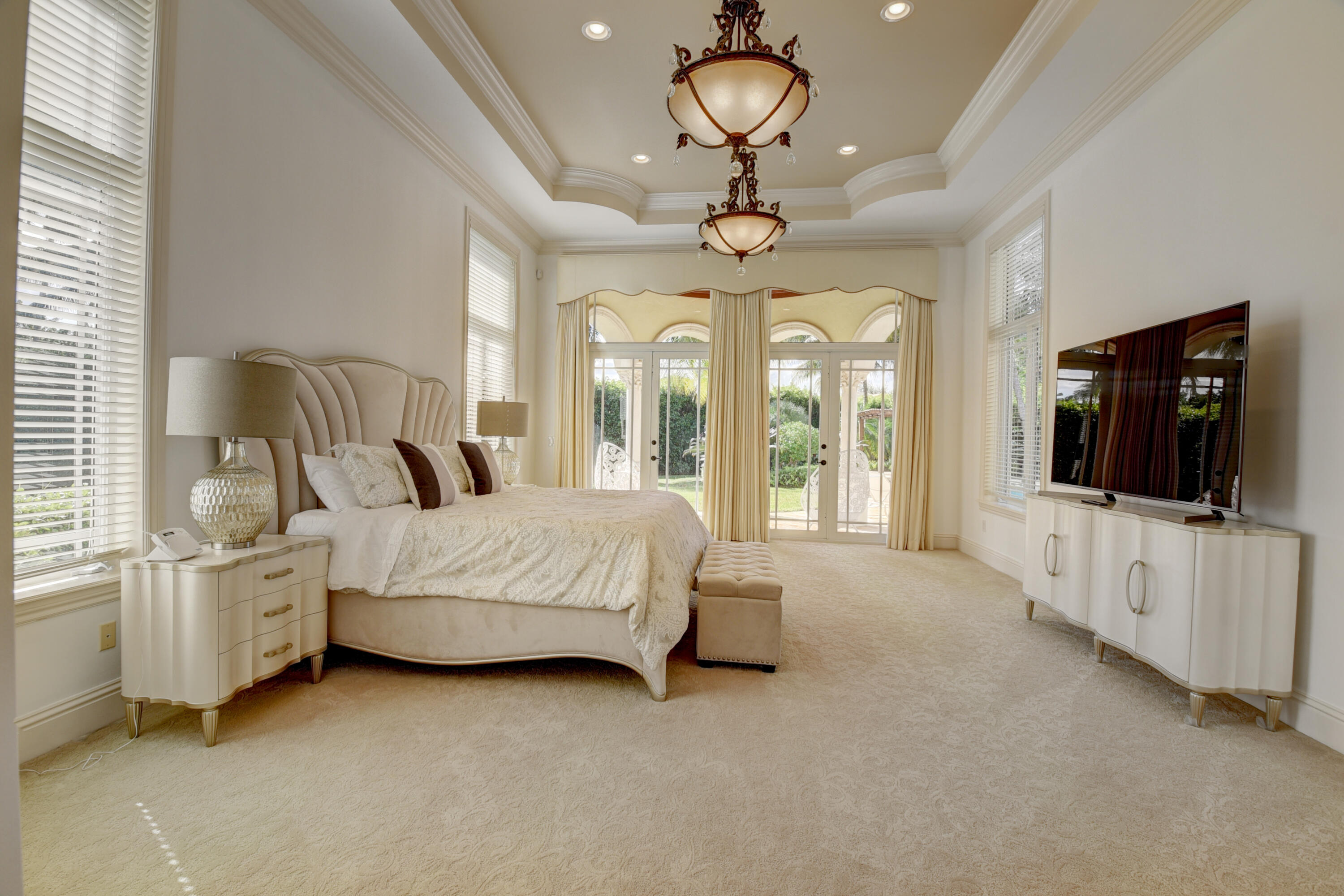 LONG LAKE ESTATES - Residential