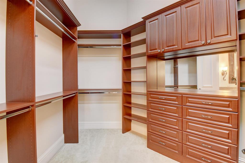 LONG LAKE ESTATES - Residential