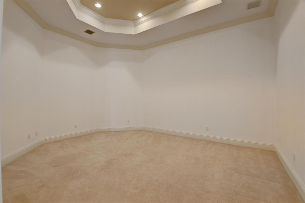 LONG LAKE ESTATES - Residential