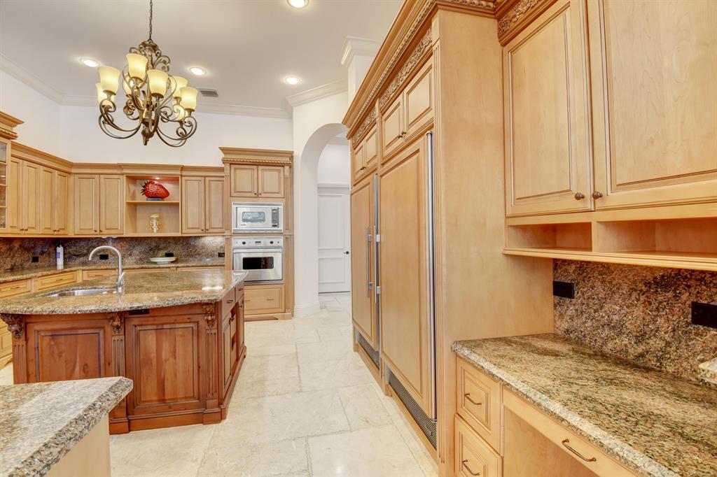 LONG LAKE ESTATES - Residential