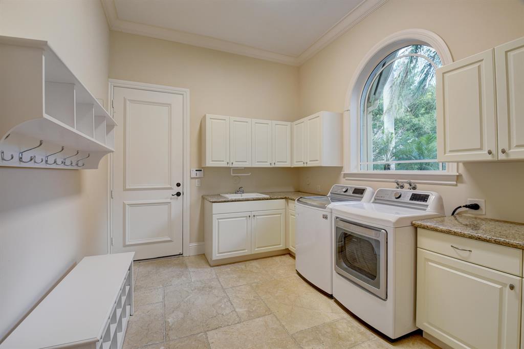 LONG LAKE ESTATES - Residential