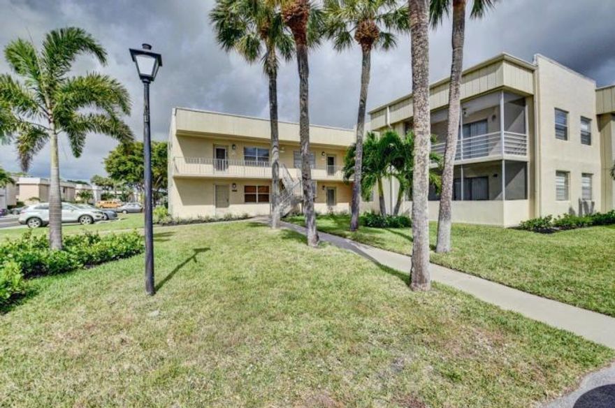 :LOCATION LOCATION GROUND FLOOR CORNER PIEDMONT UNIT CLOSE TO CLUB HOUSE GARDEN AND GOLF VIEW CLEAN 2/2 UNIT WITH TILE AND LAMINATE FLOOR IN BEDROOMS KITCHEN CABINETS UPDATED AND ALL NEW GRAPHITE SAMSUNG APPLIANCES   AND WATER TANK 2 YEARS OLD NEW WASHER AND DRYER ON RECENTLY CHANGED OUT PATIO ENCLOSURE WITH GARDEN VIEW WITH 3 SLIDING SCREENED ACRYLIC WINDOWS,WITH STORM SHUTTERS NEW ASSIGNED PARKING SPACE CLOSE TO FRONT DOOR WHICH HAS NEW PORCELAIN FLOORING BUS STOPS AT UNIT KINGS POINT OFFERS A RESORT STYLE OF LIVING WITH 3 LARGE CLUBHOUSES , 8 POOLS WITH WHICH 3 INDOOR ,GOLF COURSE ,TENNIS COURTS ,GYM THEATER AND MORE ALL CLOSE TO VIBRANT DOWNTOWN DELRAY BEACH WITH SHOPS AND RESTAURANTS AND BEACHES THIS IS A MUST SEE!