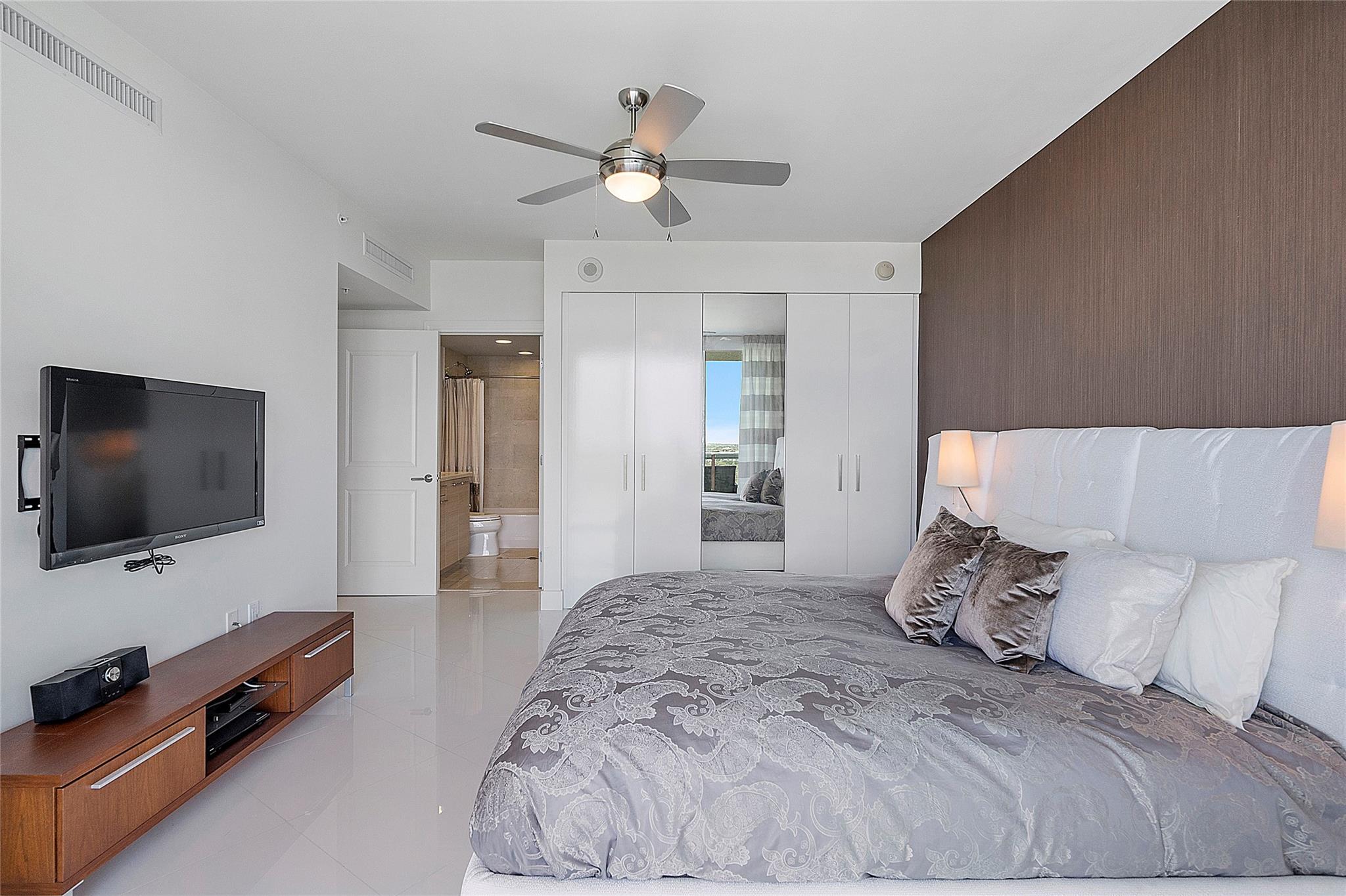 Plaza at Oceanside - Residential